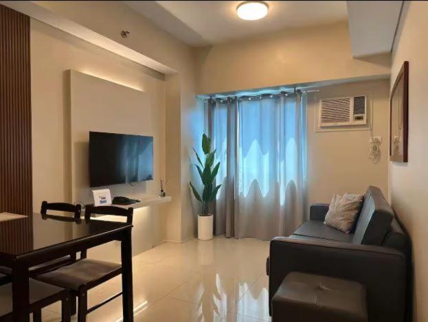 Amora Suites At The Beacon Makati Manila Exteriör bild