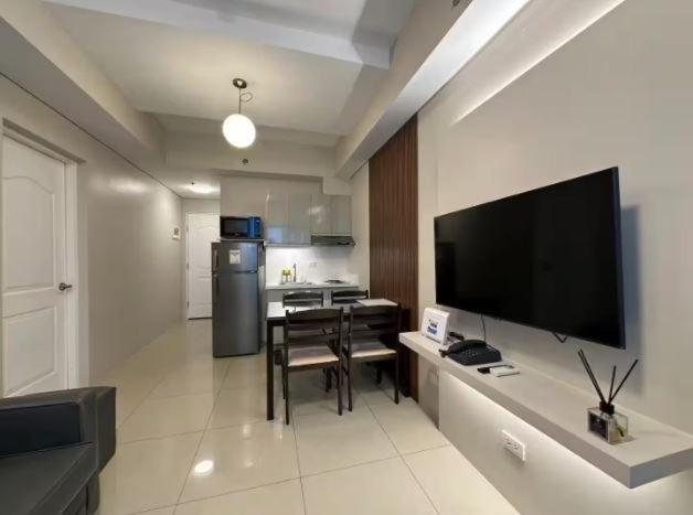 Amora Suites At The Beacon Makati Manila Exteriör bild